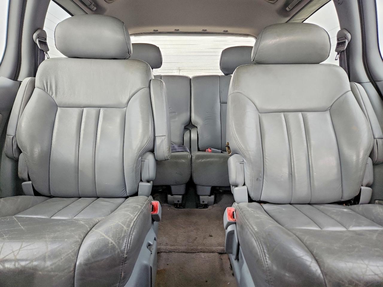 2002 TOYOTA SIENNA XLE photo 28