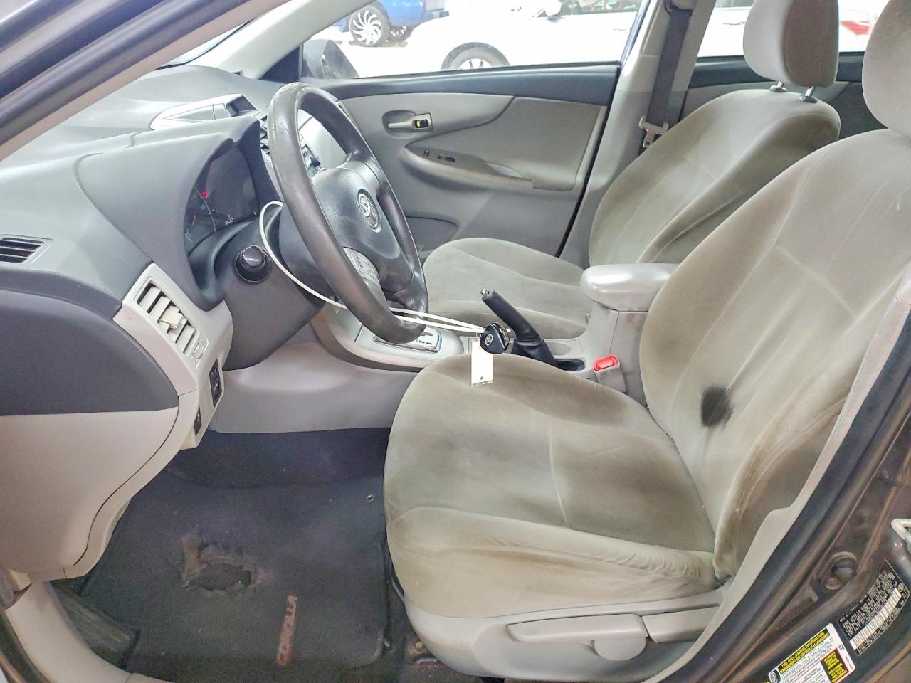 2012 TOYOTA COROLLA LE photo 7