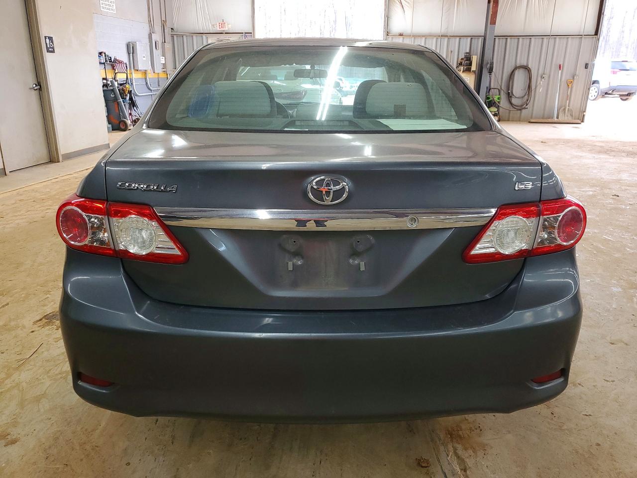 2012 TOYOTA COROLLA LE photo 6
