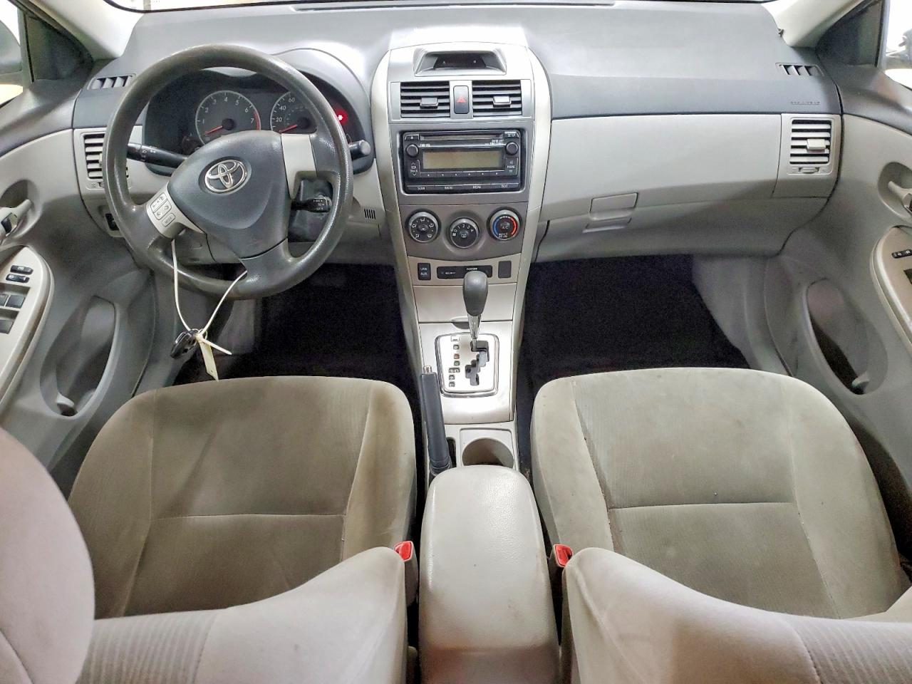 2012 TOYOTA COROLLA LE photo 8