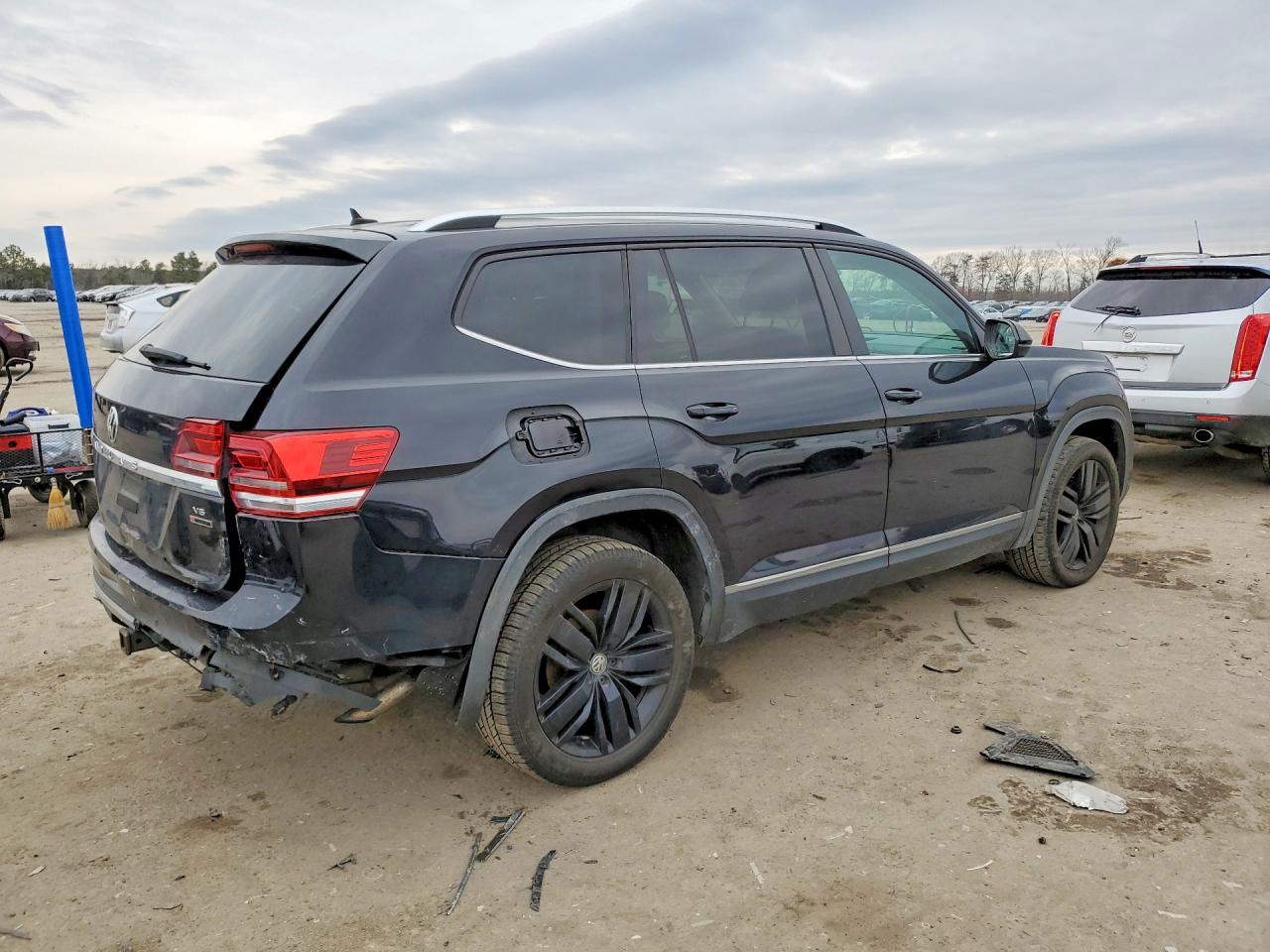 2018 VOLKSWAGEN ATLAS SEL photo 3