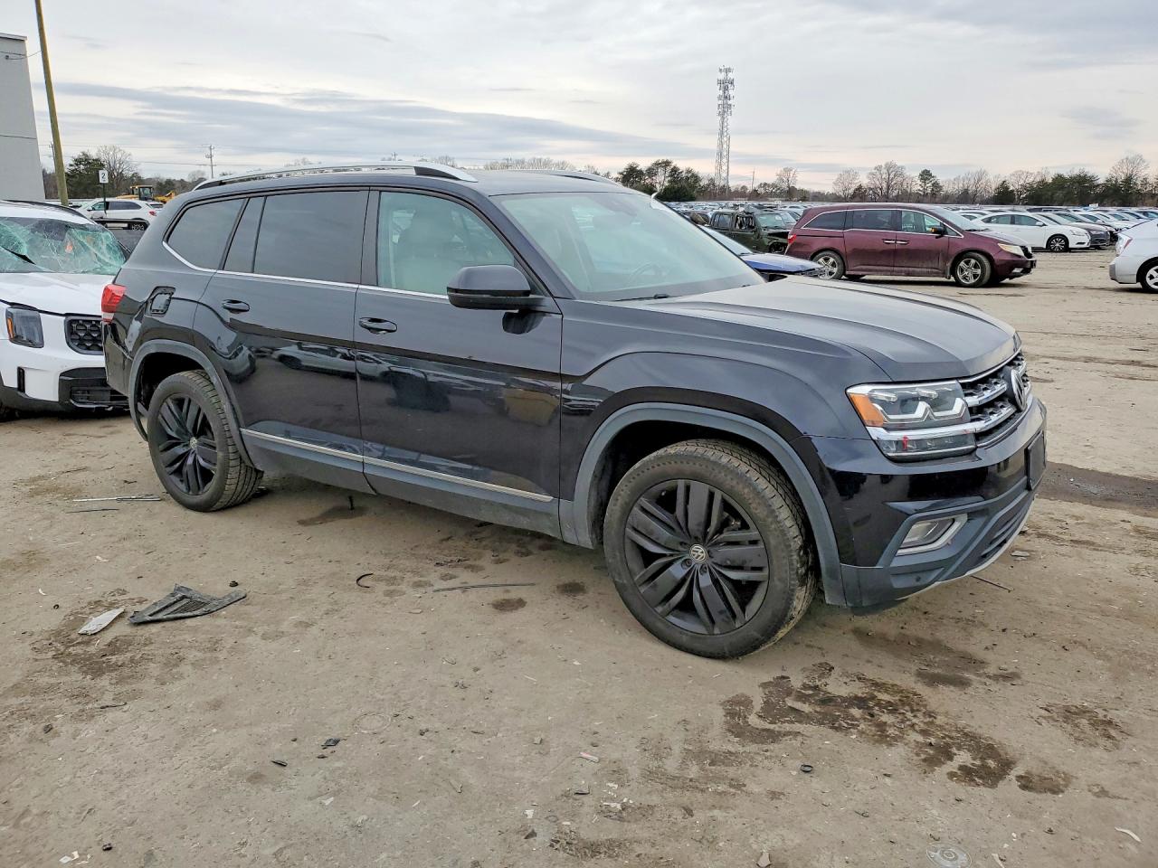 2018 VOLKSWAGEN ATLAS SEL photo 4