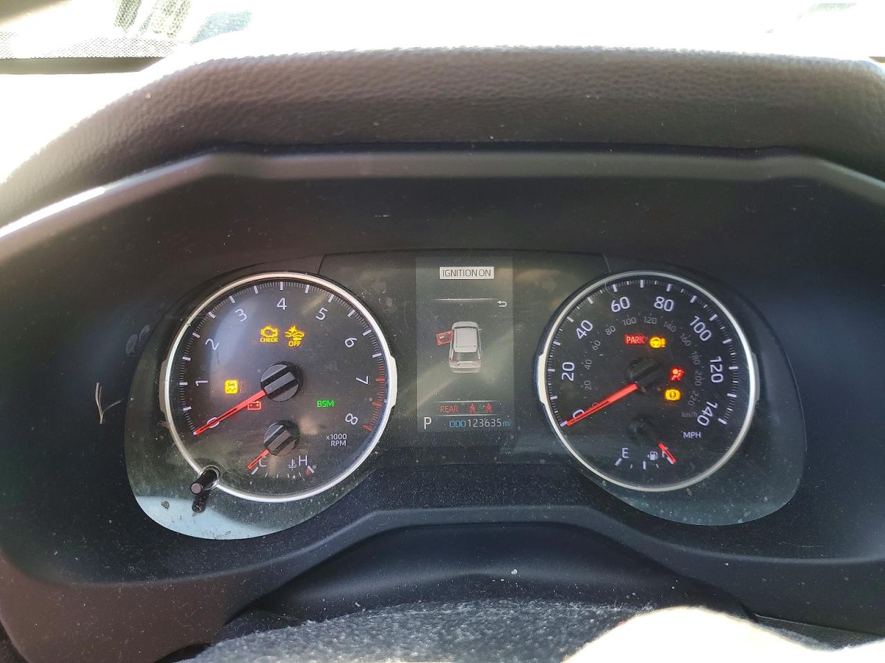2019 TOYOTA RAV4 XLE photo 9