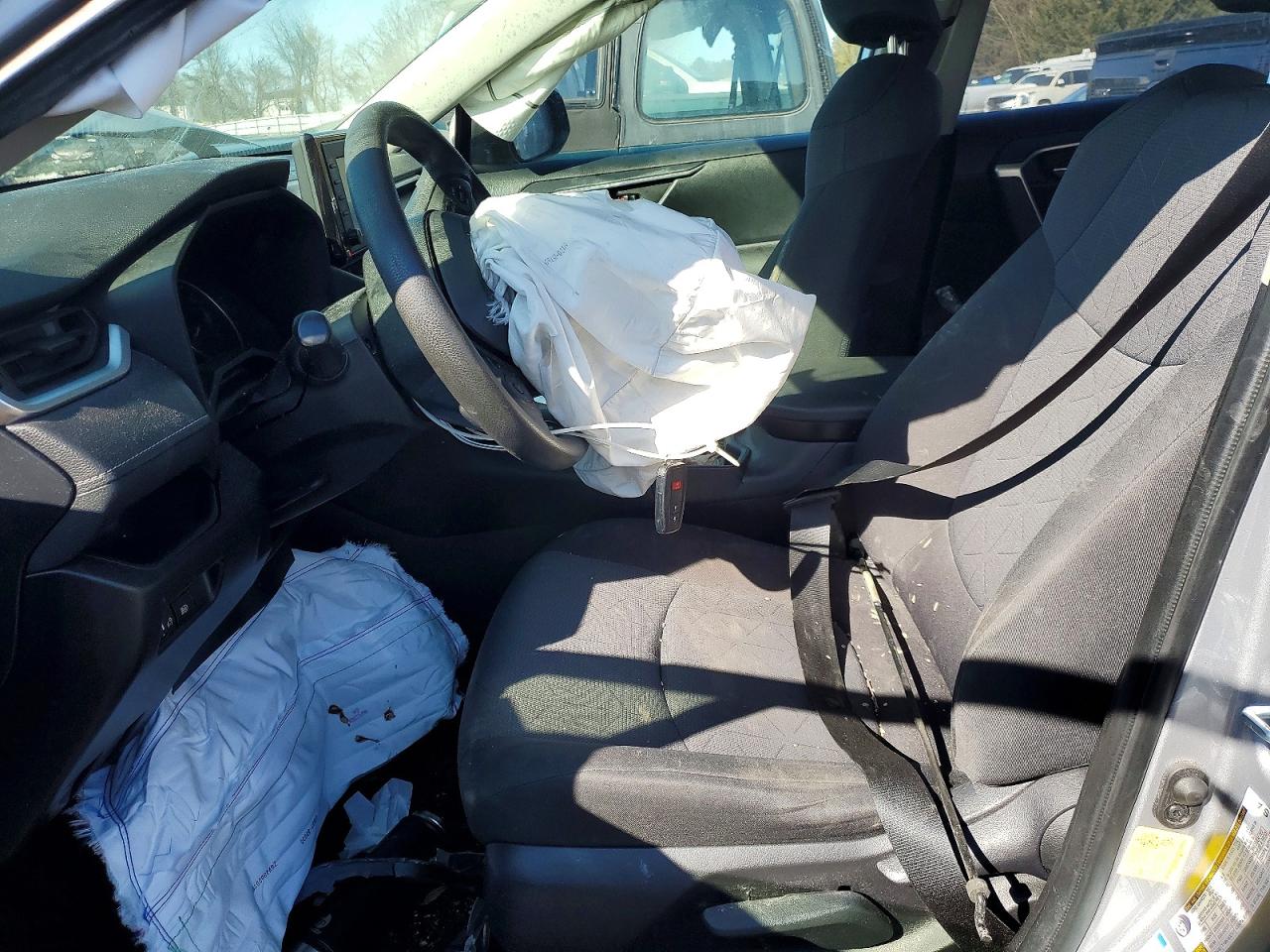 2019 TOYOTA RAV4 XLE photo 7