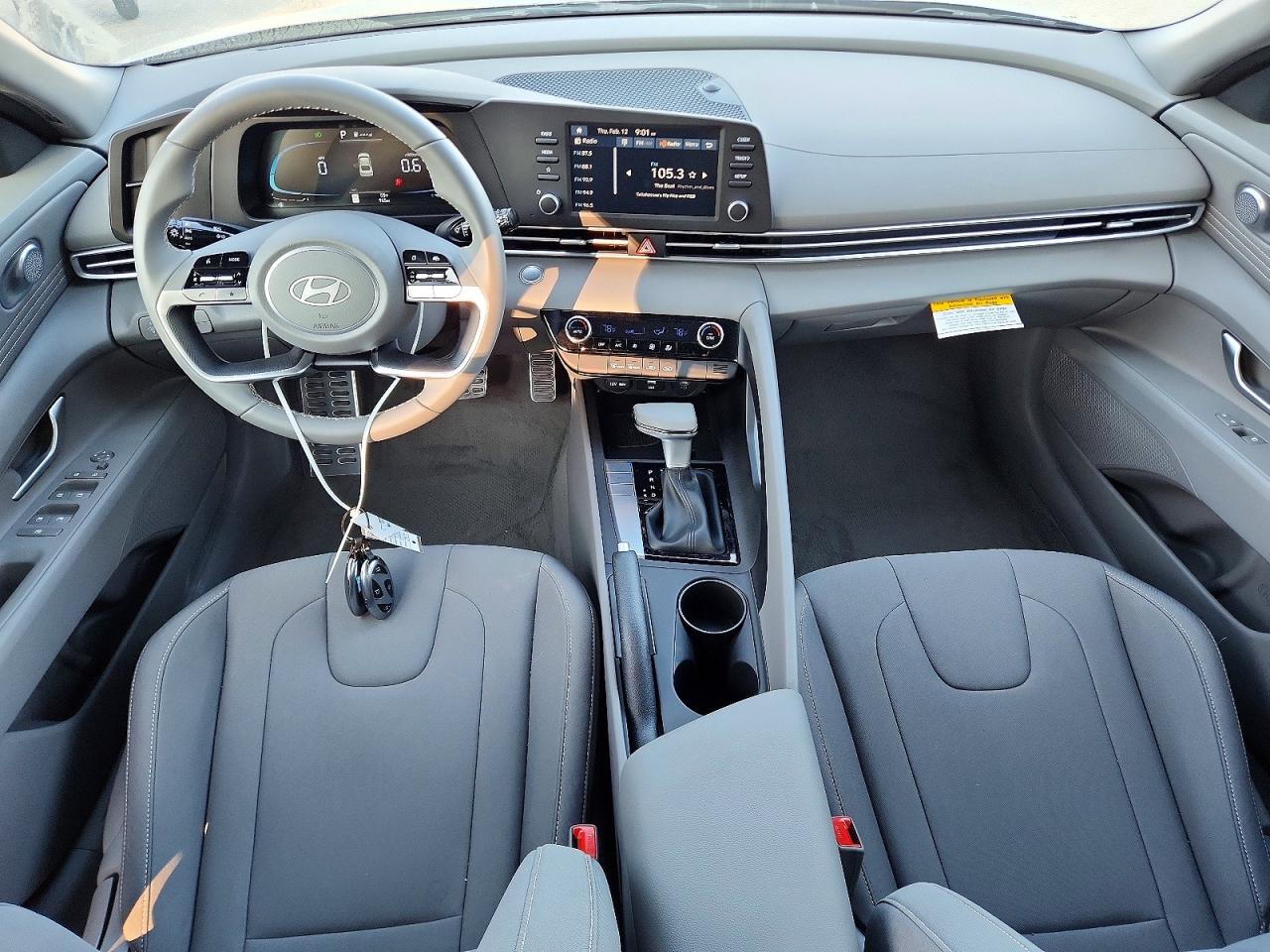 2025 HYUNDAI ELANTRA SEL SPORT photo 22