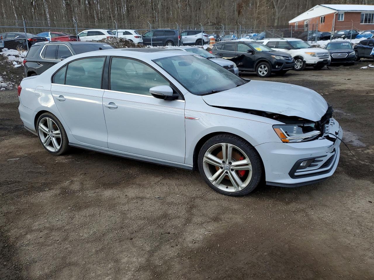 2017 VOLKSWAGEN JETTA GLI photo 4