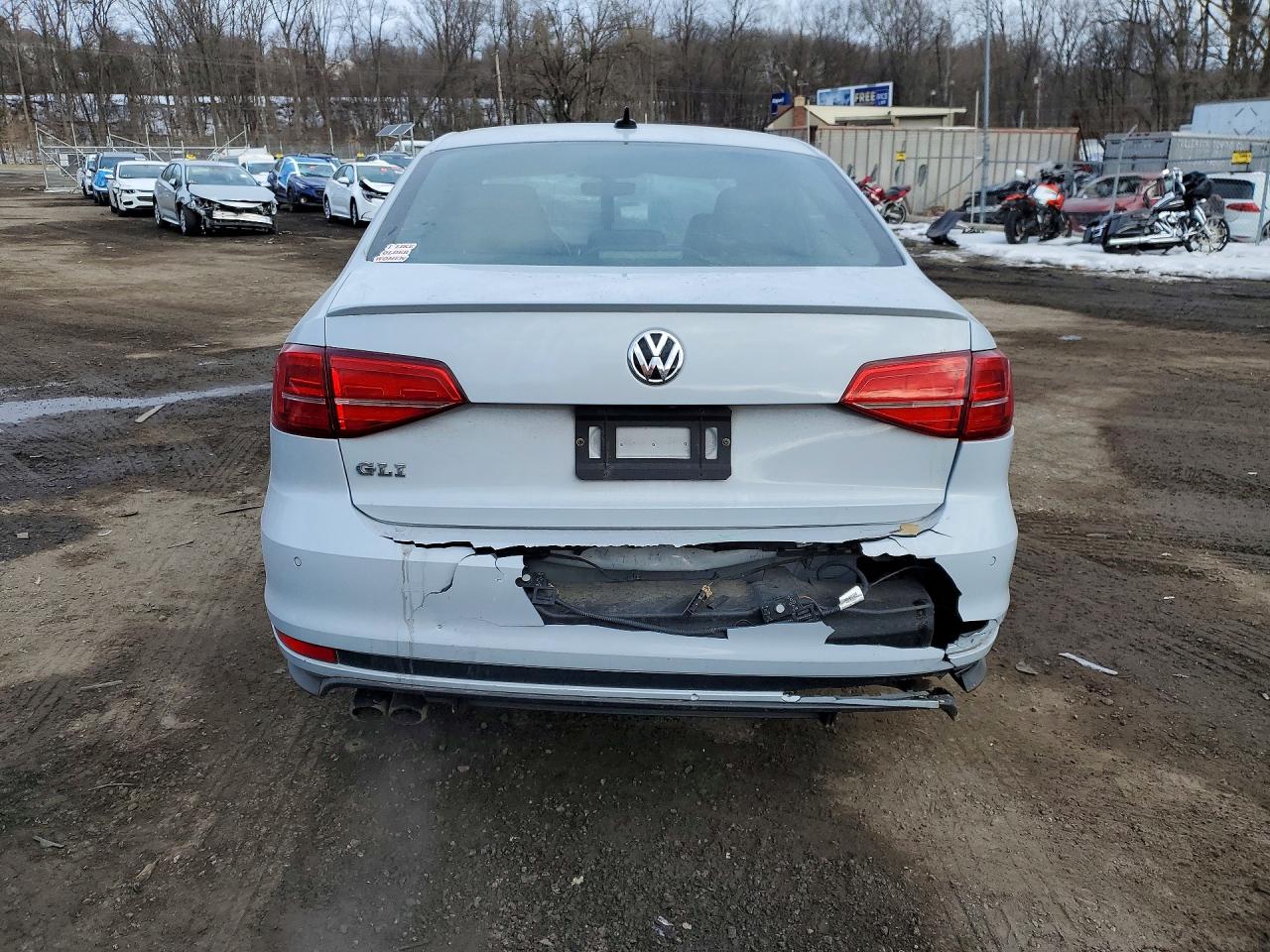 2017 VOLKSWAGEN JETTA GLI photo 6