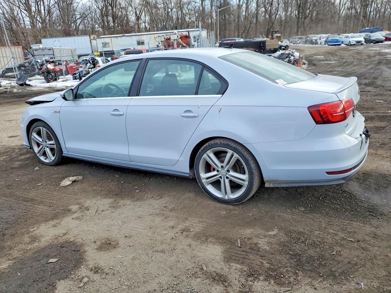 2017 VOLKSWAGEN JETTA GLI photo 2