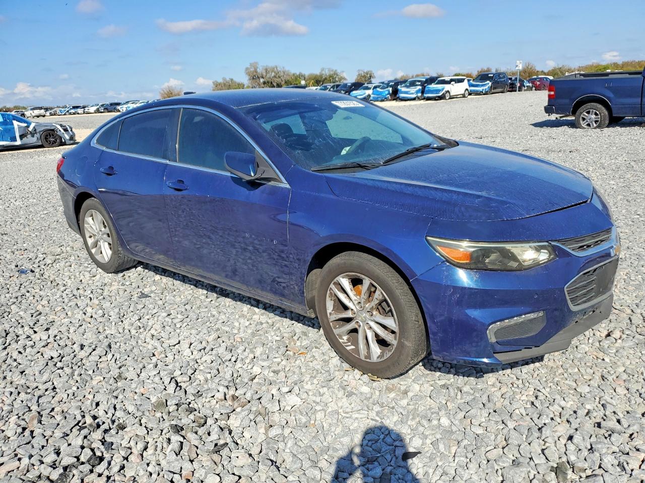 2017 CHEVROLET MALIBU LT photo 4
