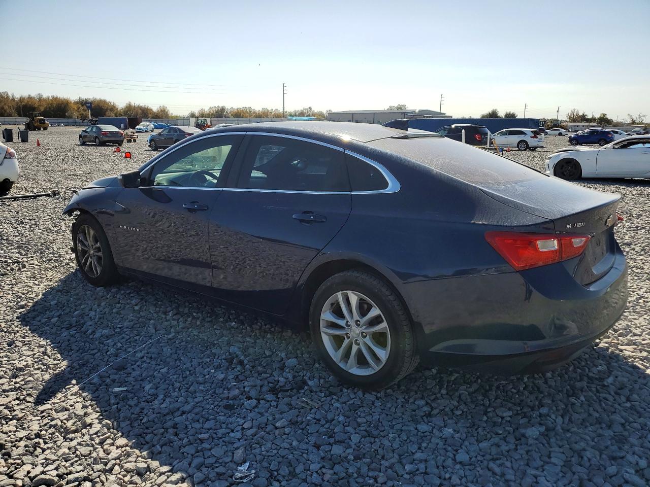 2017 CHEVROLET MALIBU LT photo 2