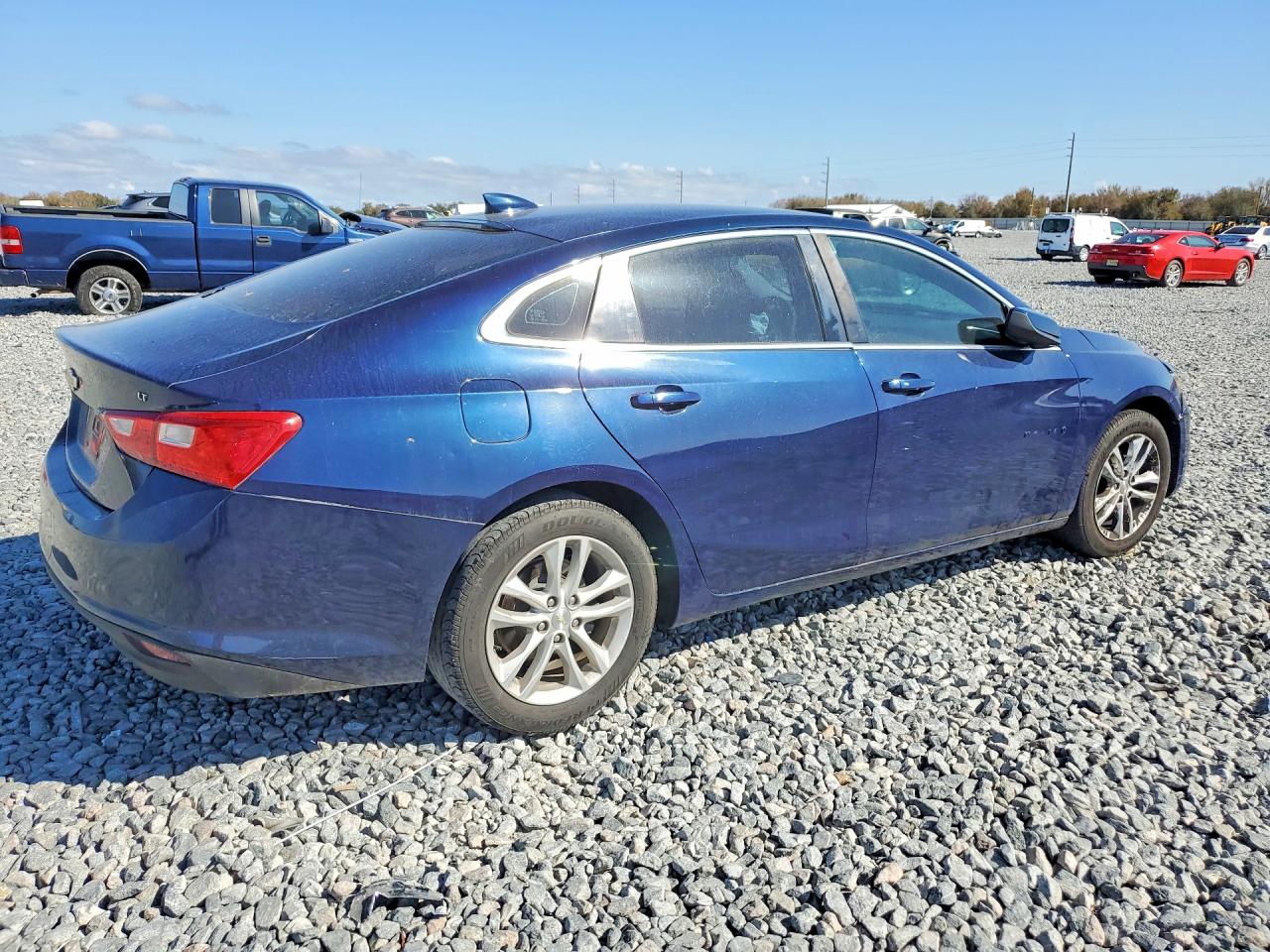 2017 CHEVROLET MALIBU LT photo 3