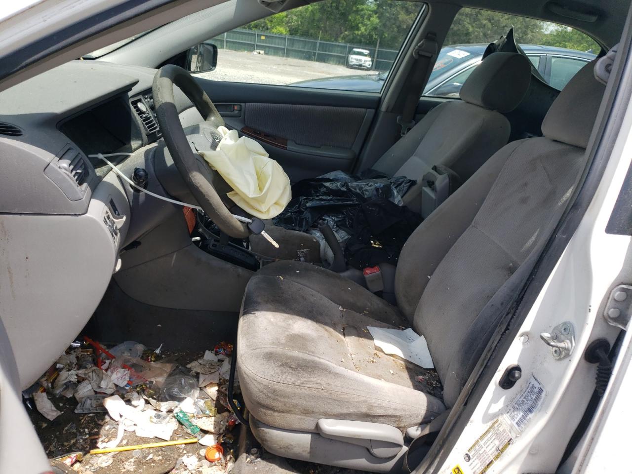 2005 TOYOTA COROLLA photo 19