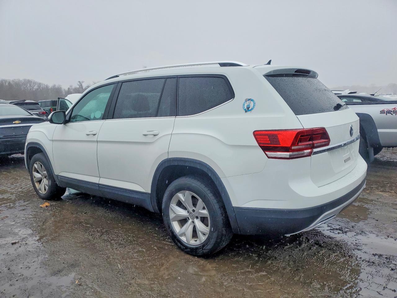 2018 VOLKSWAGEN ATLAS S photo 4