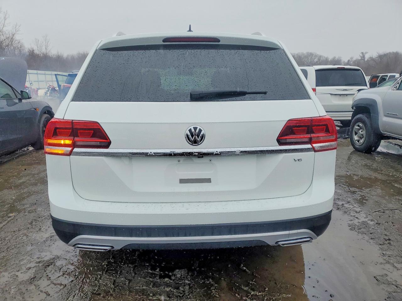 2018 VOLKSWAGEN ATLAS S photo 16