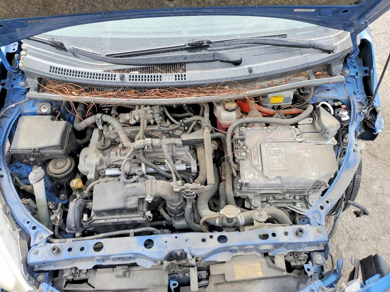 2012 TOYOTA PRIUS C TWO photo 11