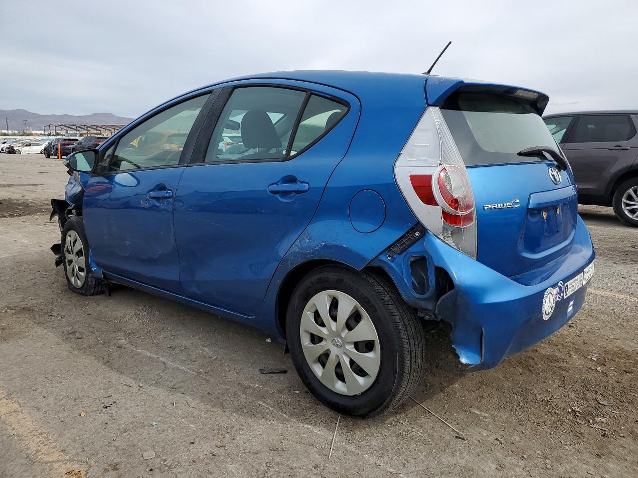2012 TOYOTA PRIUS C TWO photo 2