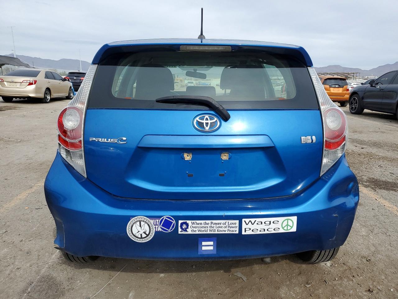 2012 TOYOTA PRIUS C TWO photo 6