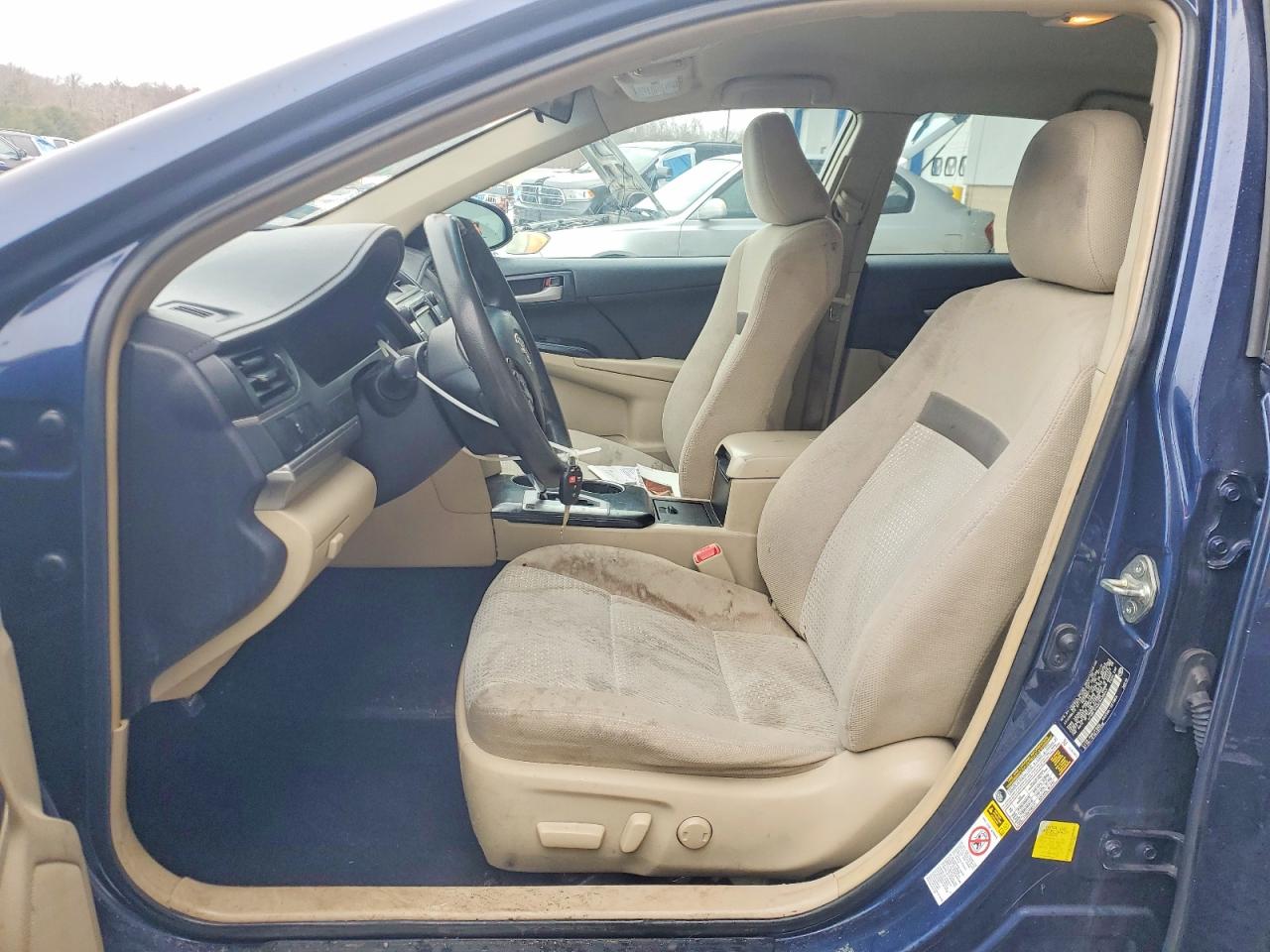 2014 TOYOTA CAMRY LE photo 19