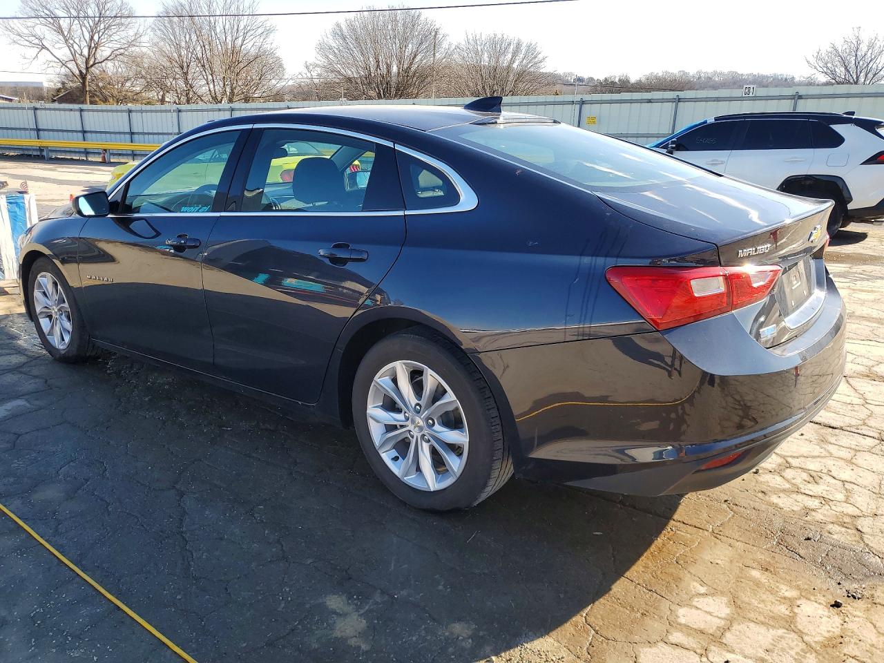 2023 CHEVROLET MALIBU LT photo 3