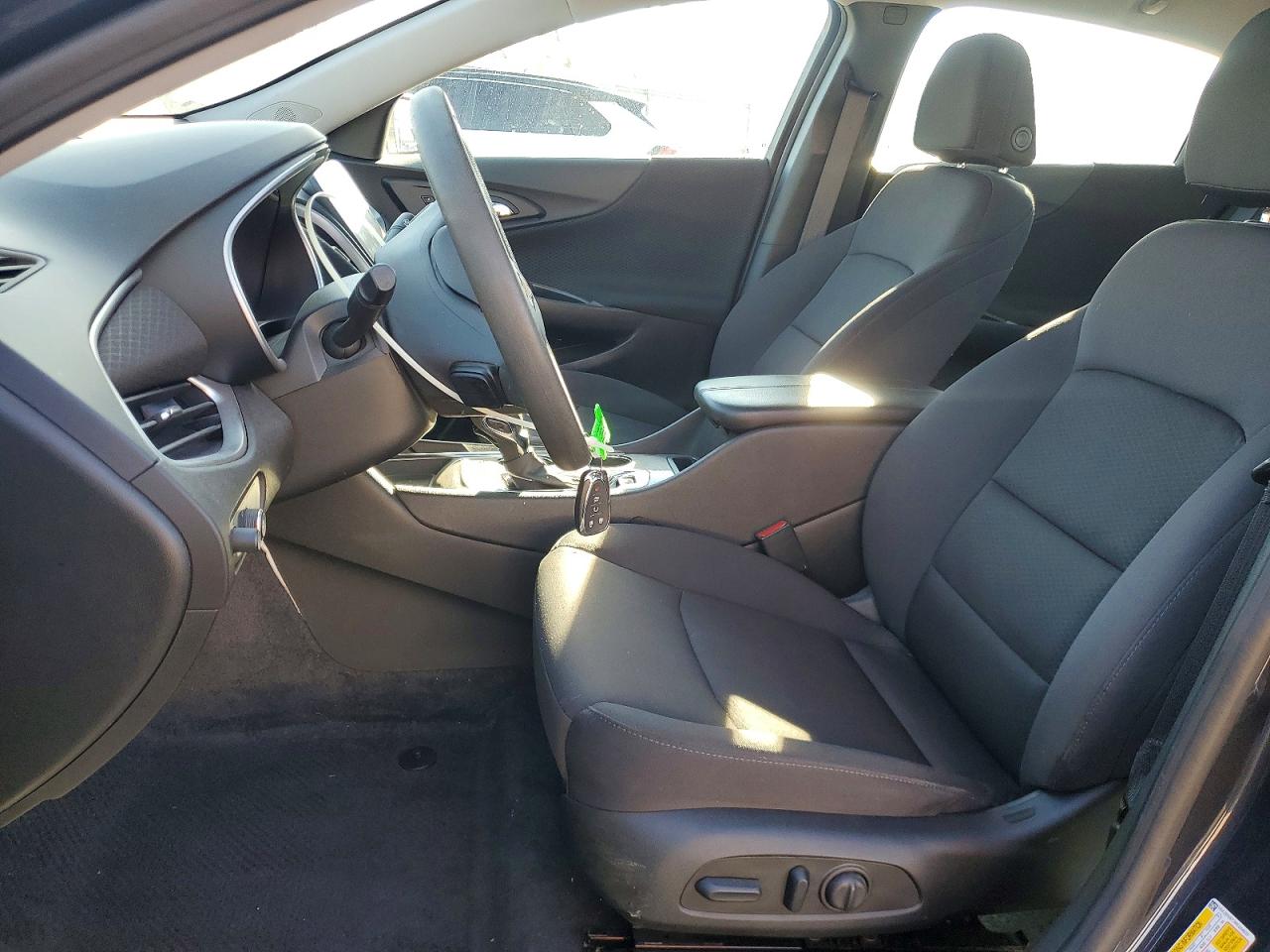 2023 CHEVROLET MALIBU LT photo 13