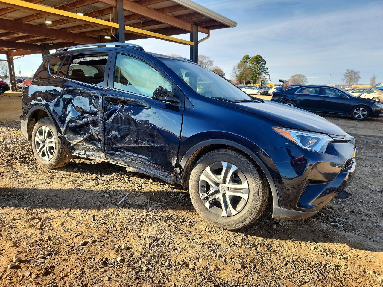2018 TOYOTA RAV4 LE photo 4