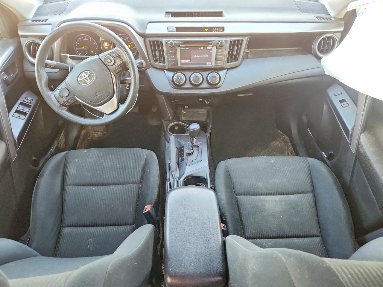 2018 TOYOTA RAV4 LE photo 8
