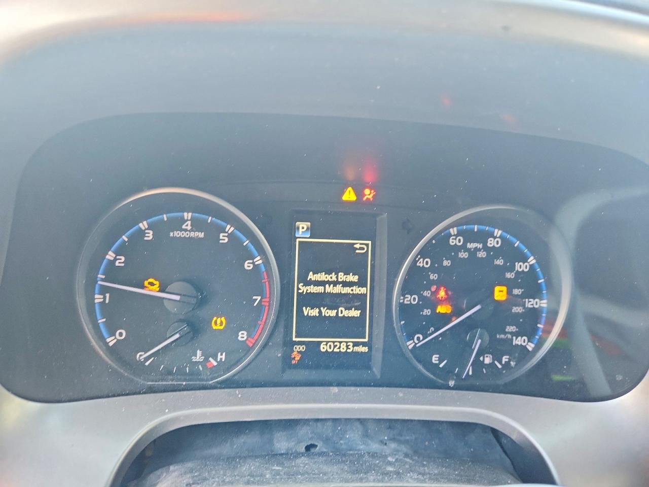2018 TOYOTA RAV4 LE photo 9