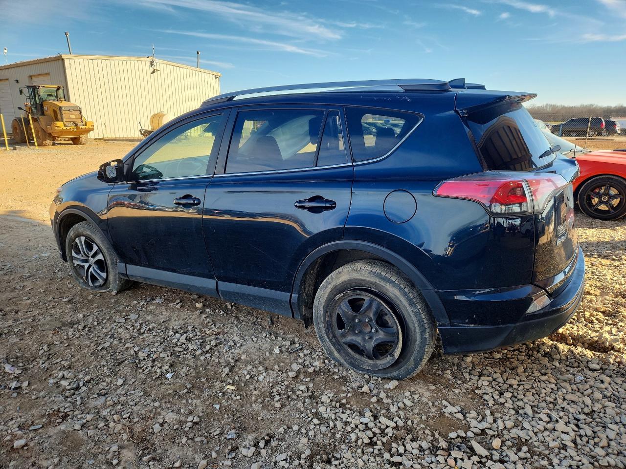 2018 TOYOTA RAV4 LE photo 2