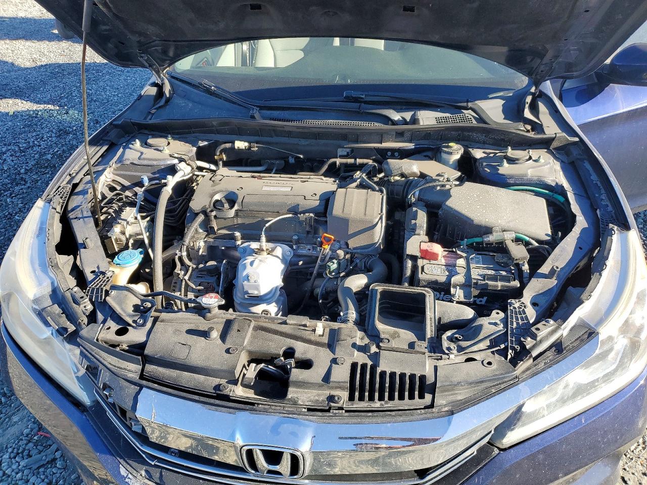 2017 HONDA ACCORD LX photo 11