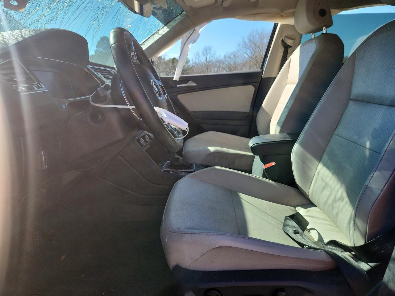 2021 VOLKSWAGEN TIGUAN SE photo 7
