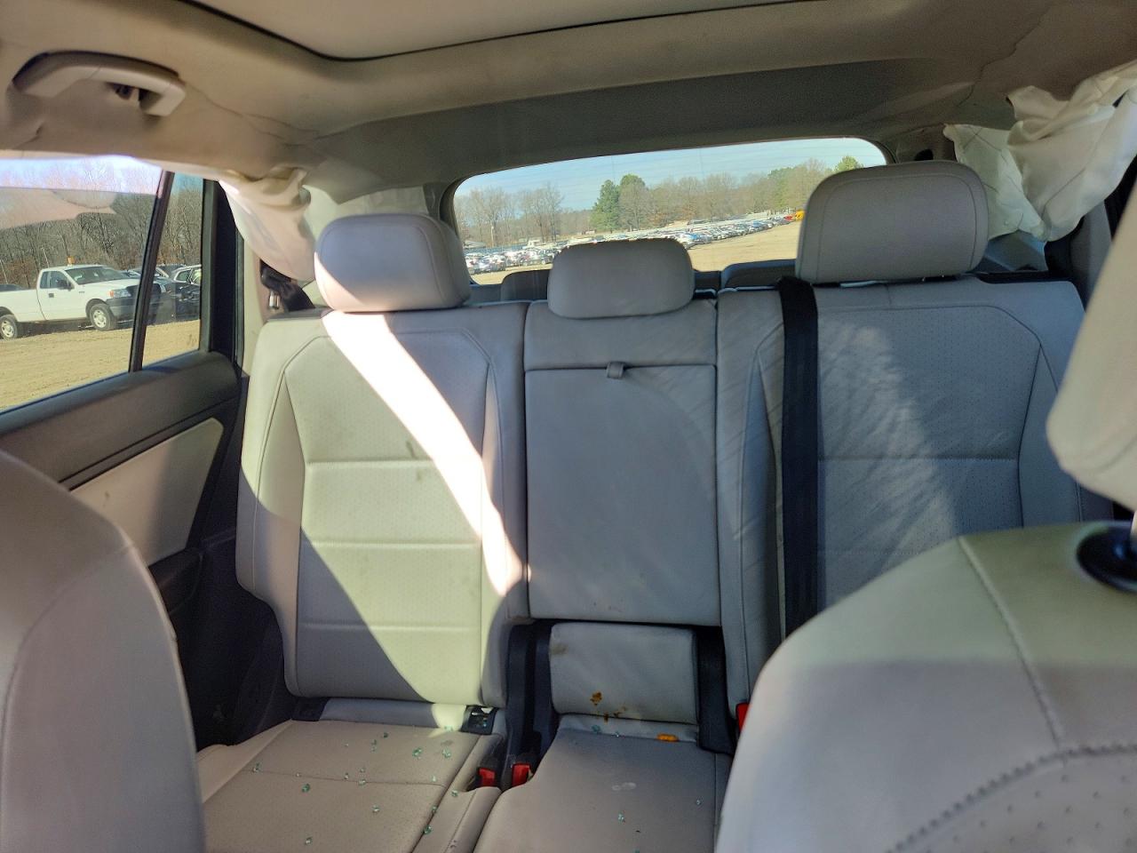 2021 VOLKSWAGEN TIGUAN SE photo 10