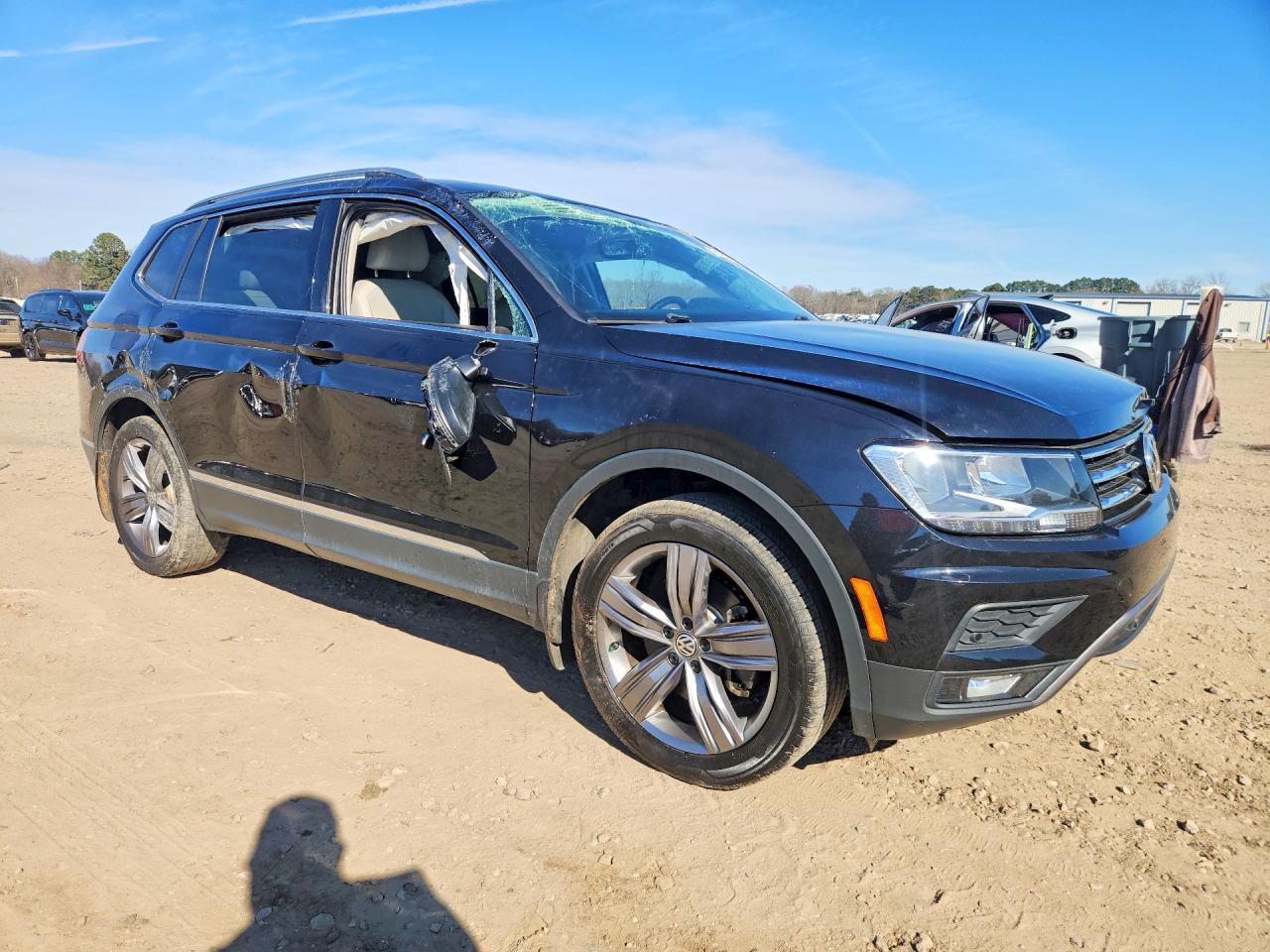 2021 VOLKSWAGEN TIGUAN SE photo 4