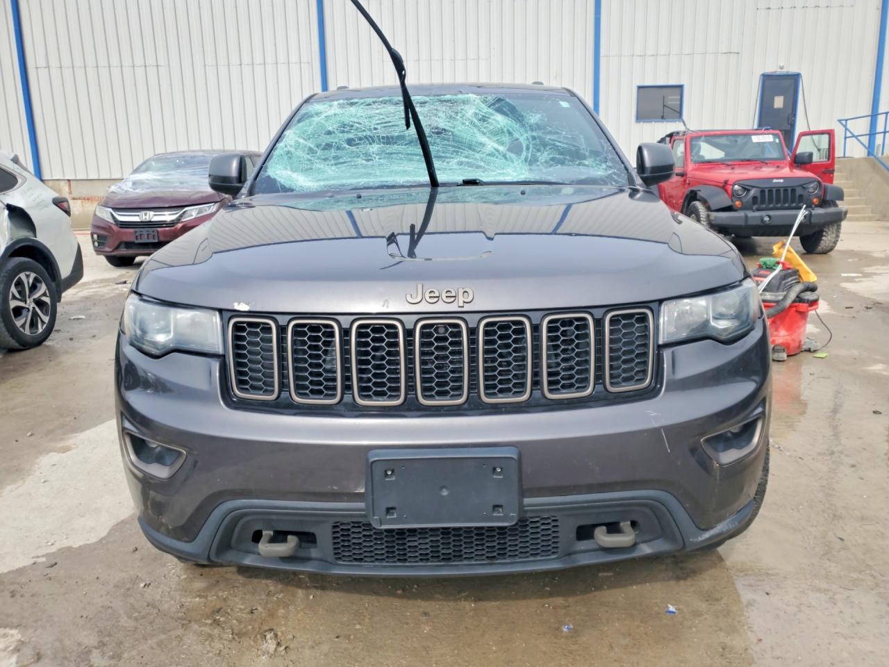 2016 JEEP GRAND CHEROKEE LAREDO photo 5
