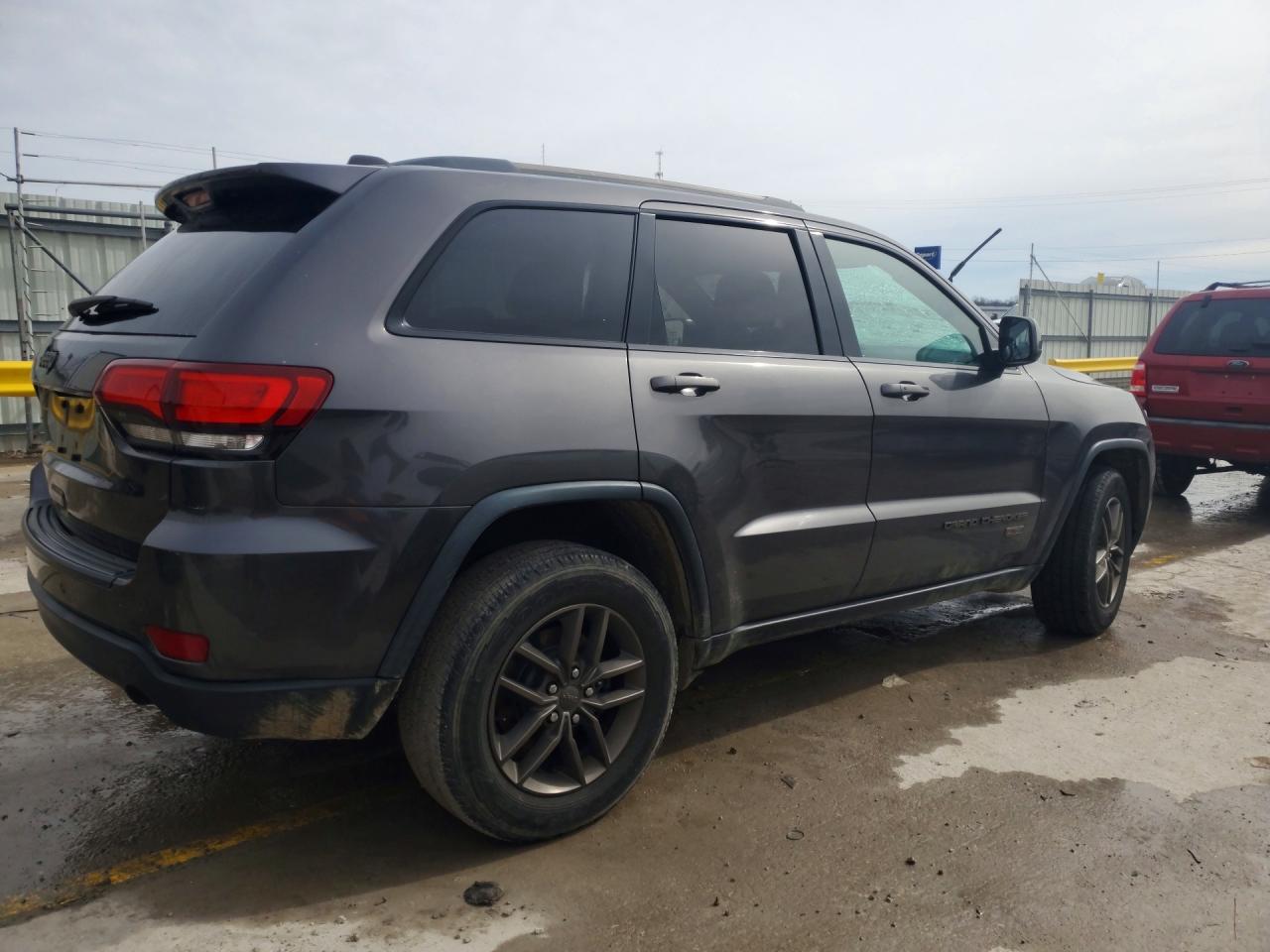 2016 JEEP GRAND CHEROKEE LAREDO photo 3