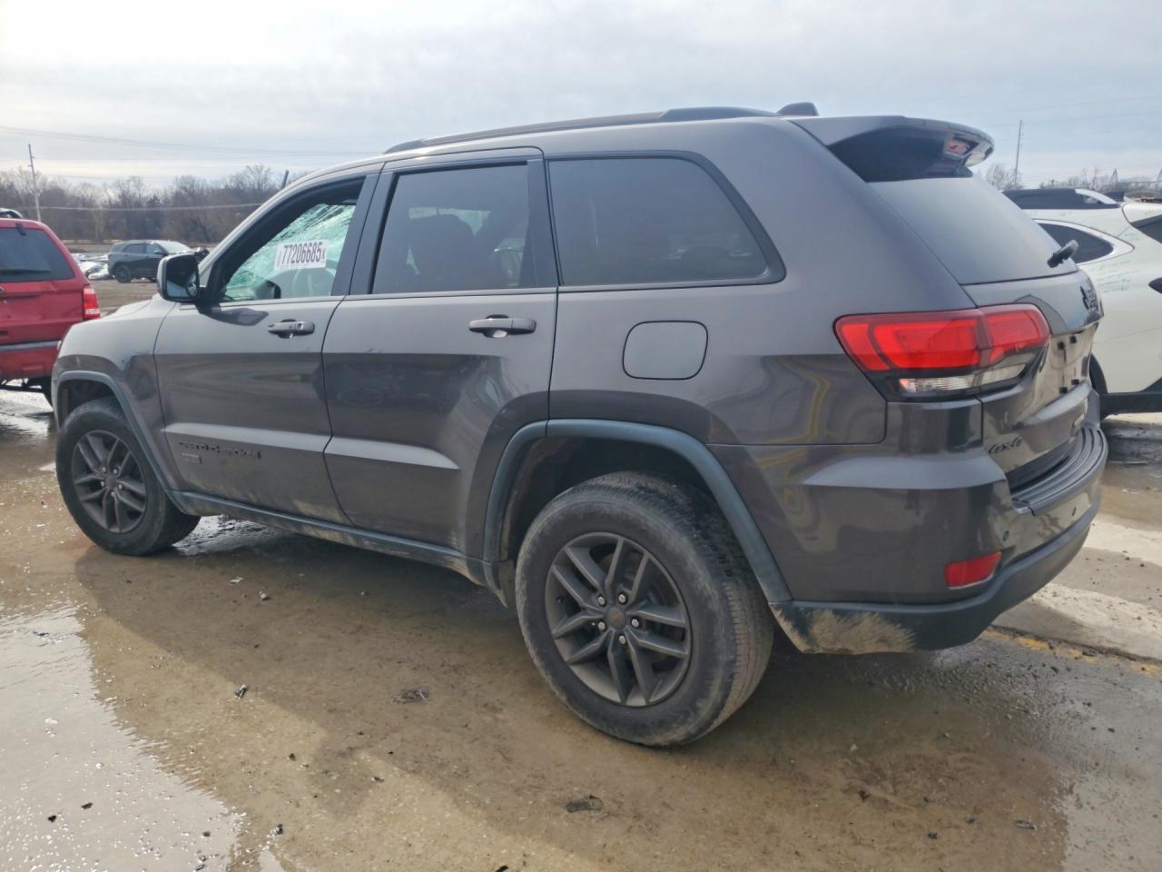 2016 JEEP GRAND CHEROKEE LAREDO photo 2