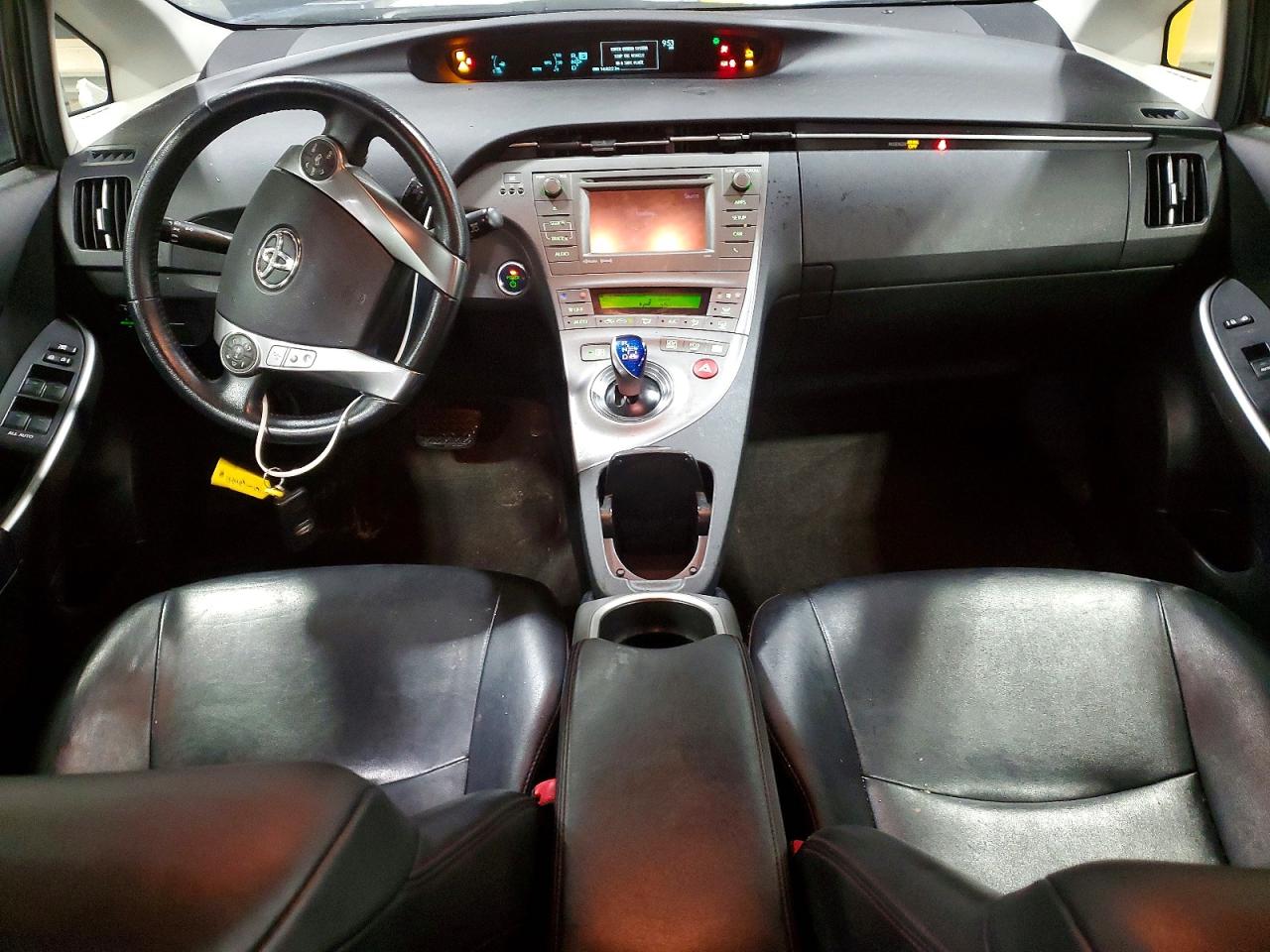 2013 TOYOTA PRIUS PERSONA SERIES SE photo 22