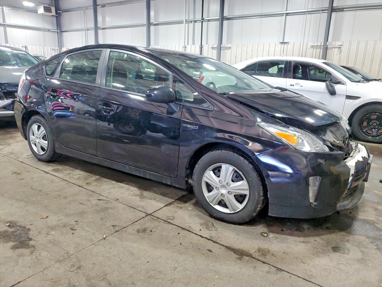 2013 TOYOTA PRIUS PERSONA SERIES SE photo 10