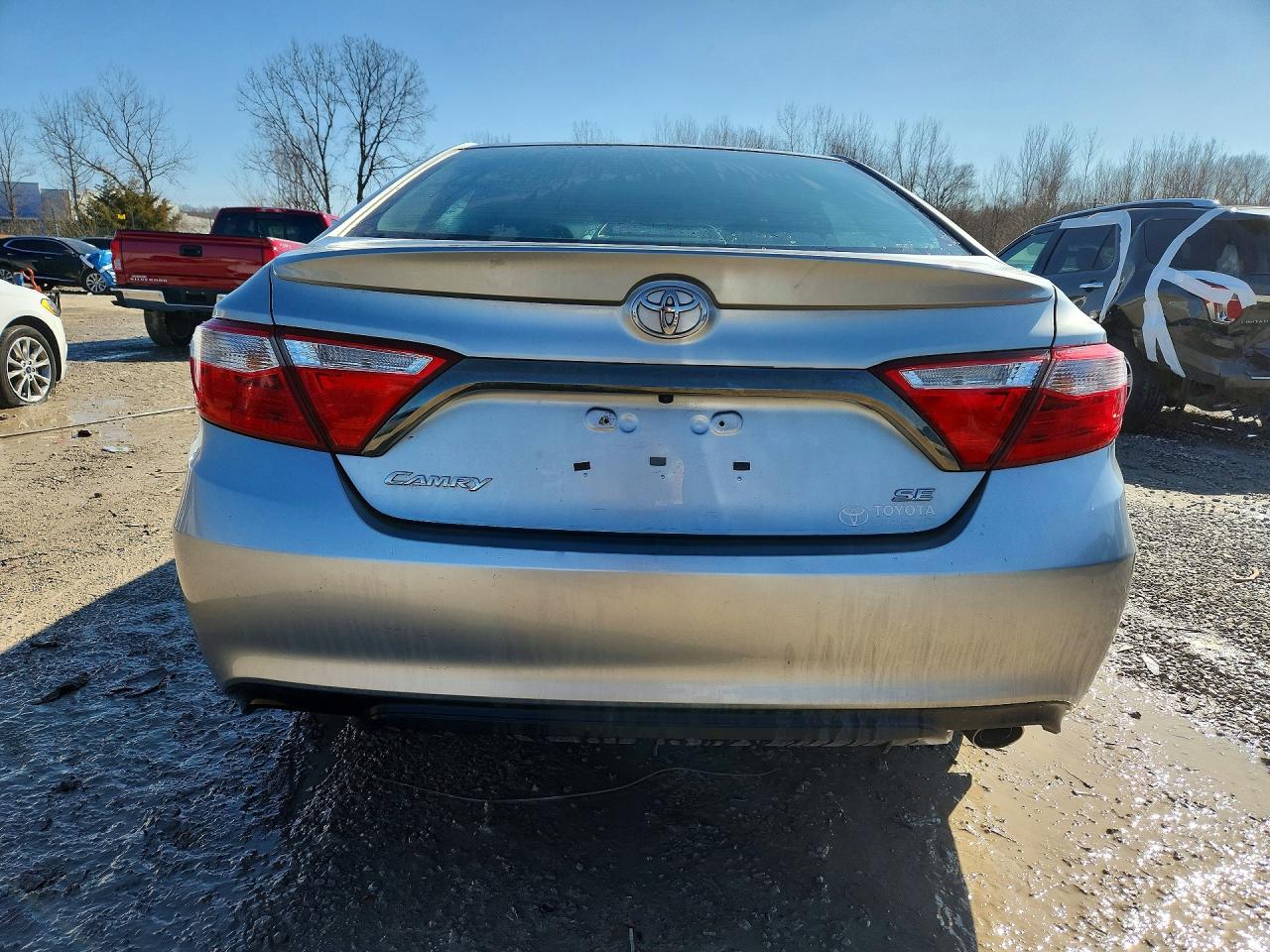 2015 TOYOTA CAMRY SE photo 11