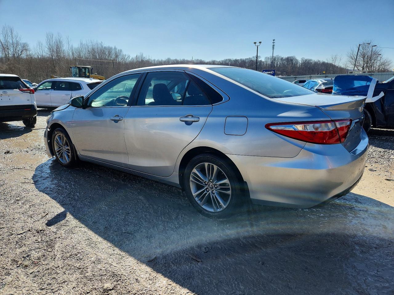 2015 TOYOTA CAMRY SE photo 3