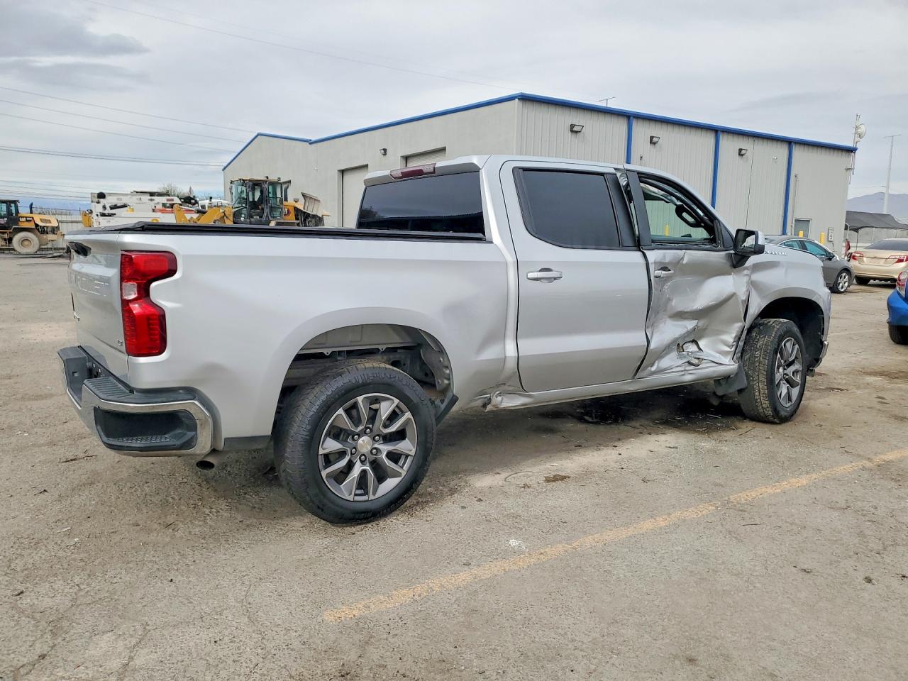 2020 CHEVROLET SILVERADO K1500 LT photo 3