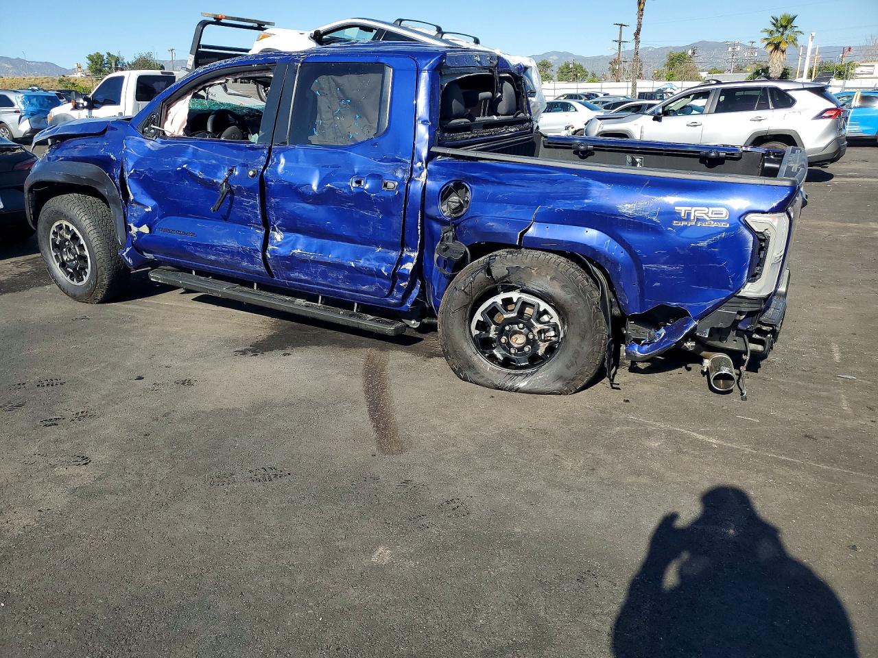 2025 TOYOTA TACOMA DOUBLE CAB photo 4