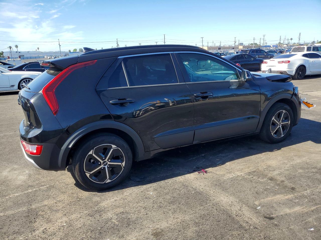 2024 KIA NIRO EX photo 3