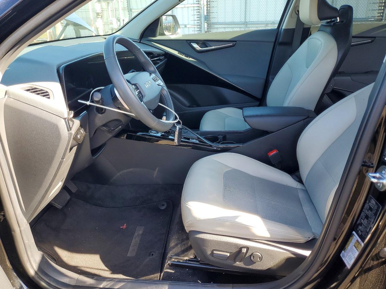 2024 KIA NIRO EX photo 7