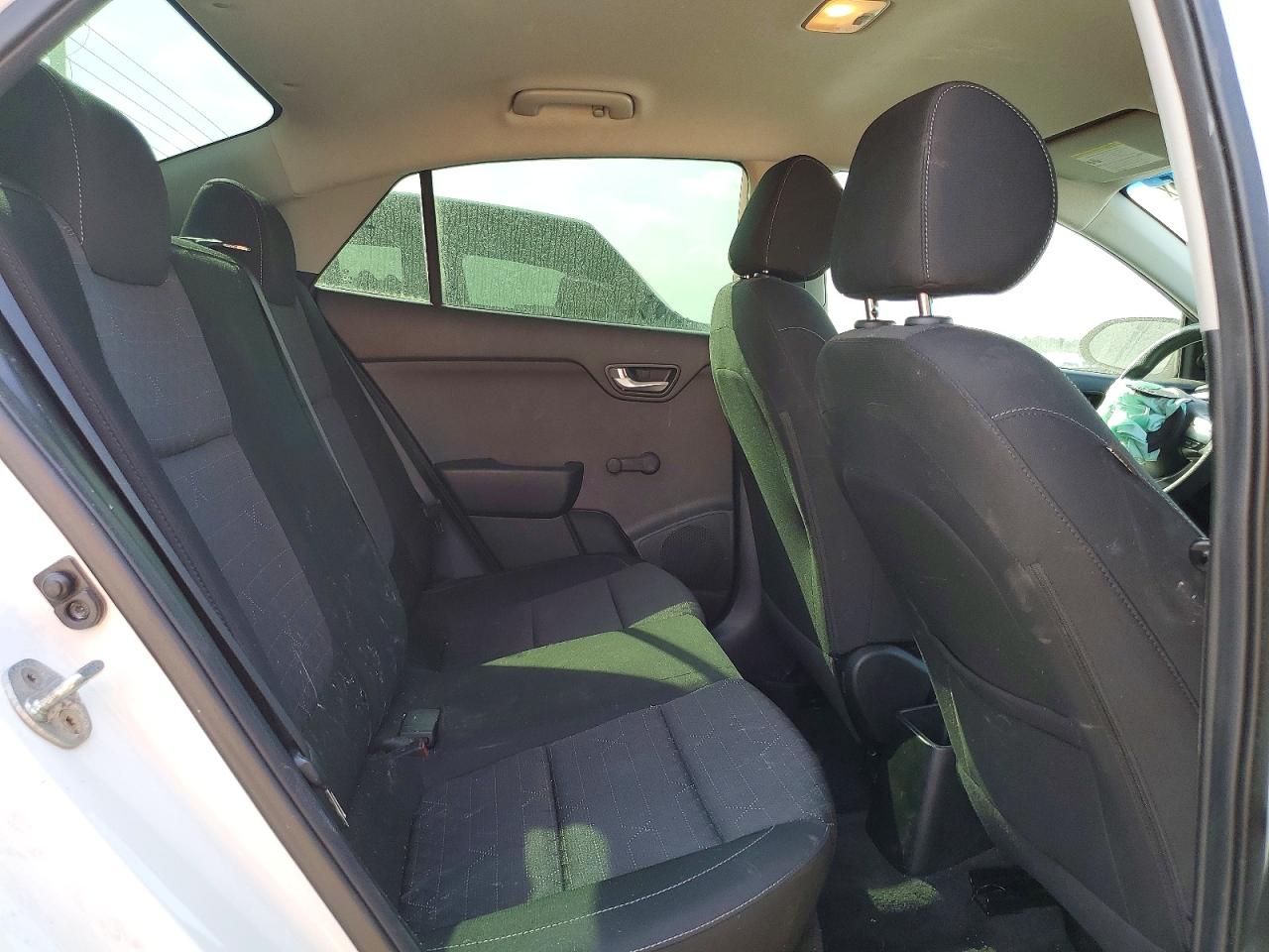 2018 KIA RIO LX photo 10