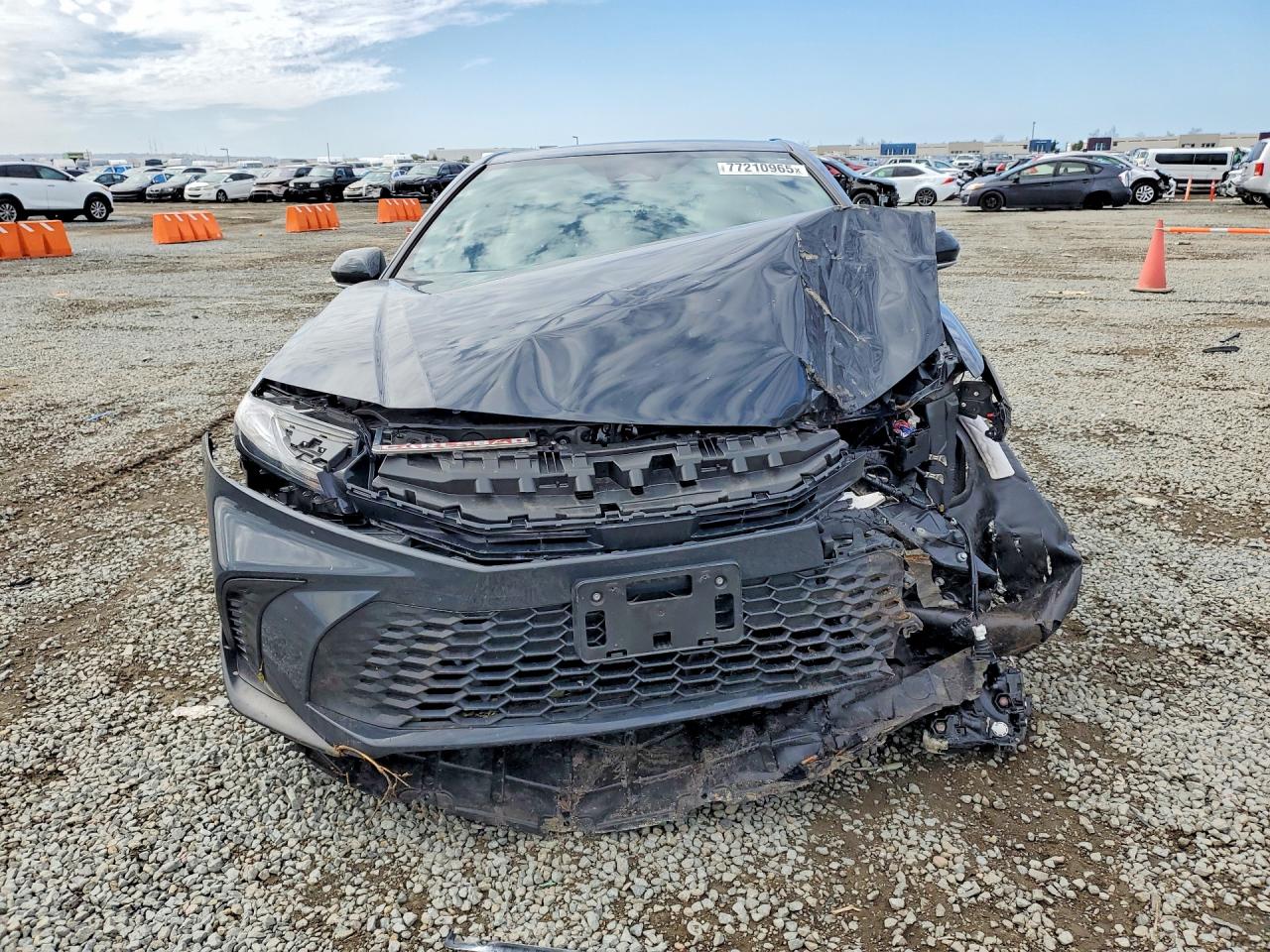 2025 TOYOTA CAMRY SE photo 5