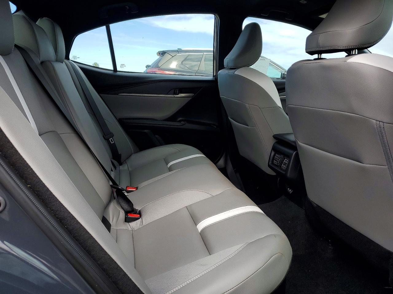 2025 TOYOTA CAMRY SE photo 10