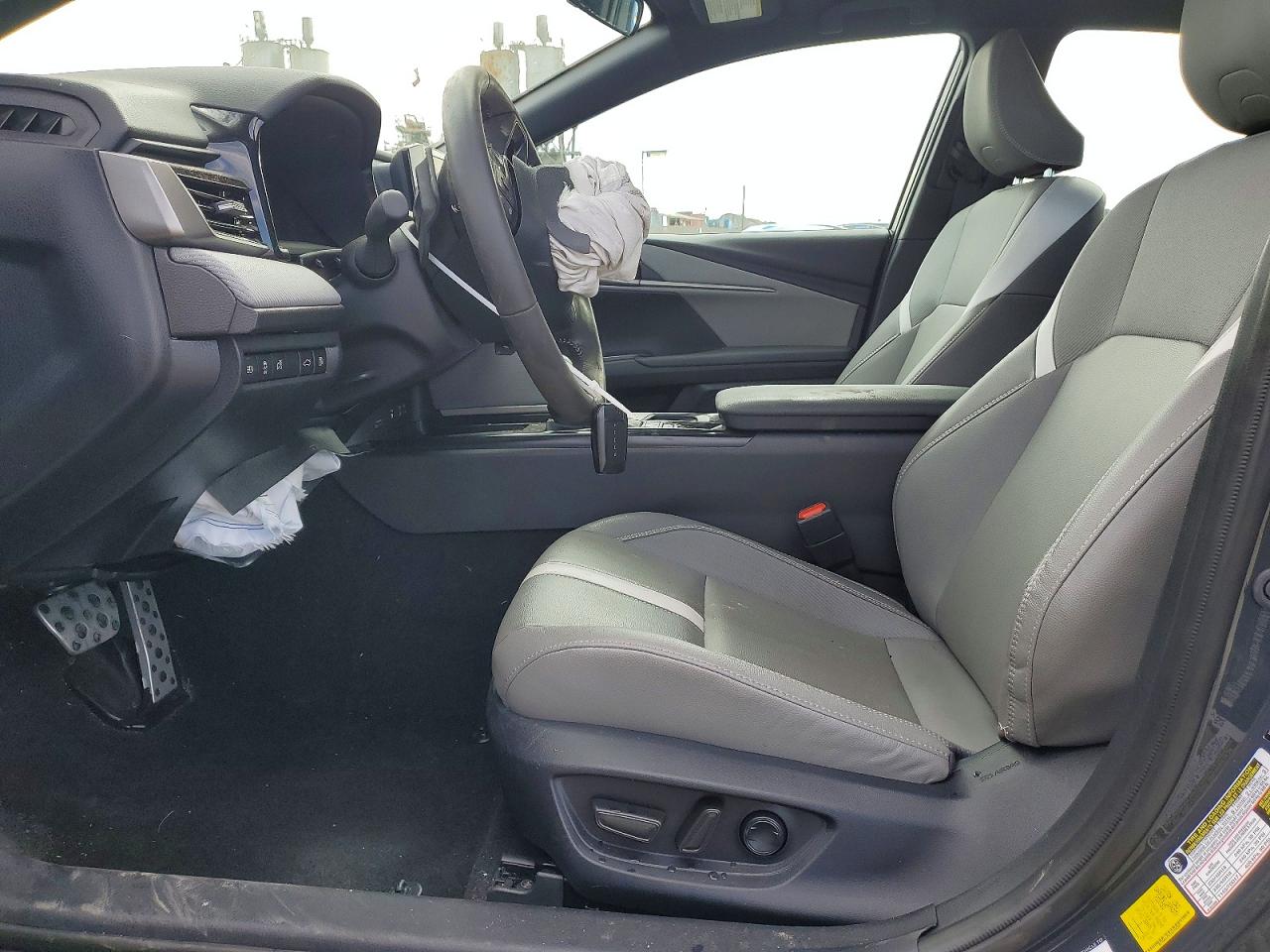 2025 TOYOTA CAMRY SE photo 7