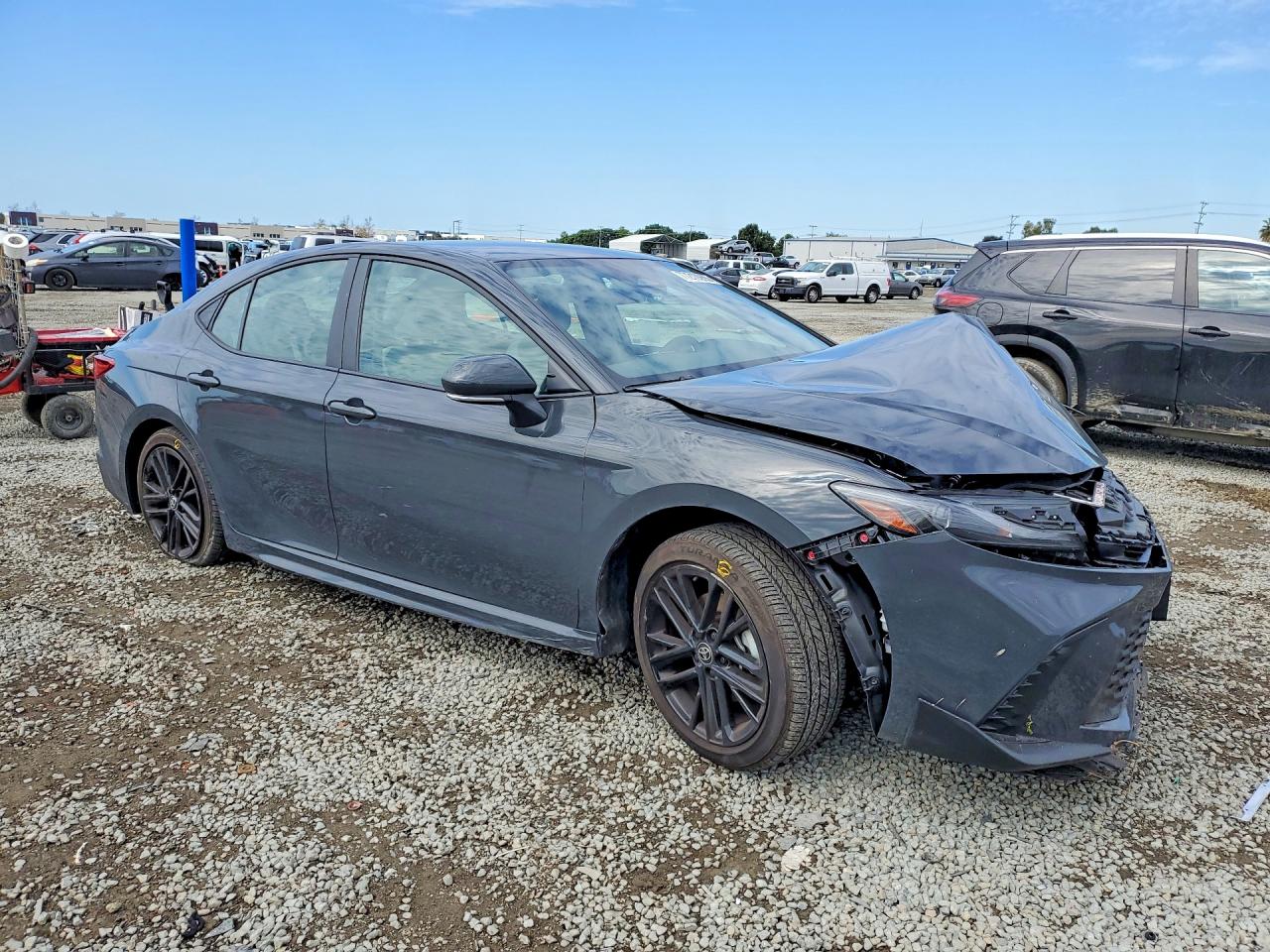 2025 TOYOTA CAMRY SE photo 4