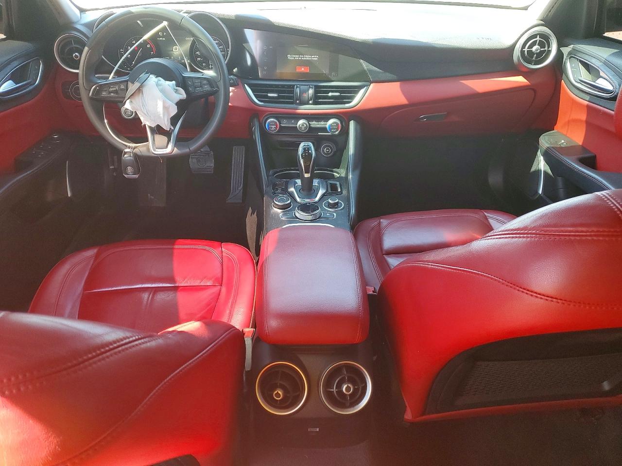 2020 ALFA ROMEO GIULIA photo 15