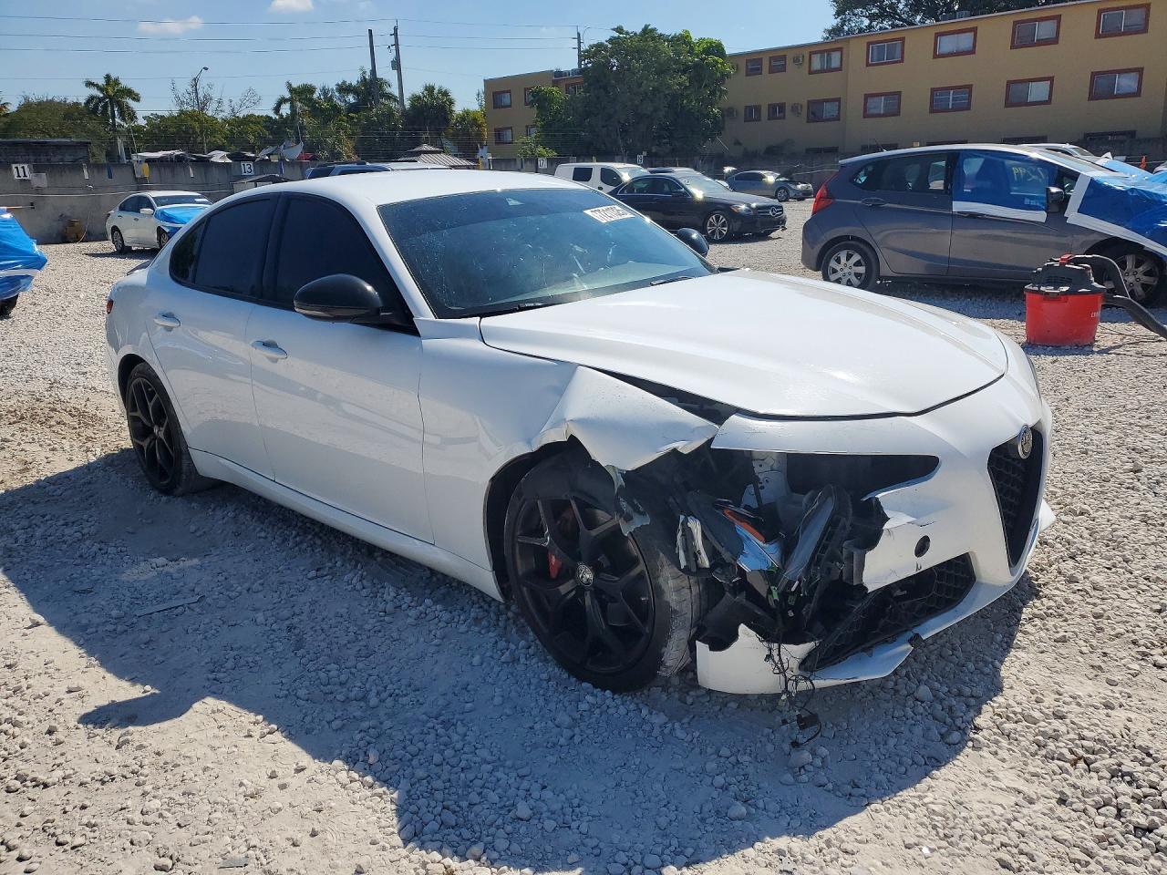 2020 ALFA ROMEO GIULIA photo 7